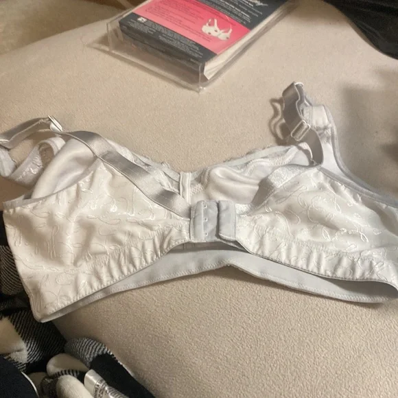 Exquisite Form Fully Bra - Picture 4 of 5